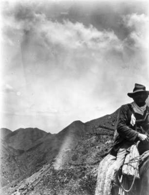 Cerro Negro Overo : Reiter in der Sierra de Famatina Berglandschaft