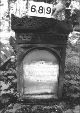 Grabstein 689