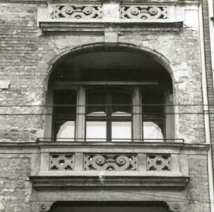 Cottbus, Friedrich-Ebert-Straße 46. Wohn-und Geschäftshaus (1895). Loggia (2. OG)