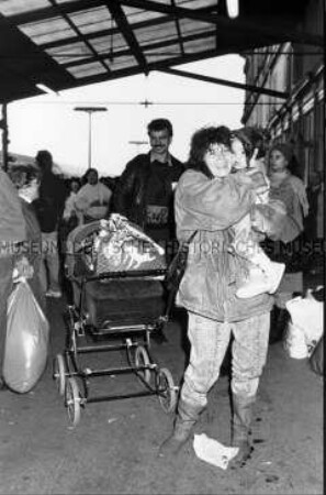 DDR-Flüchtlinge kommen in Hof an