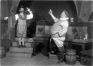 Die lustigen Weiber von Windsor. Schauspiel von William Shakespeare nach der Übersetzung von Baudissin. Staatsschauspiel Dresden, Dresdner Erstaufführung 03.10.1929 mit Musik von Arthur Chitz : Erich Ponto als Herr Fluth und Walther Kottenkamp als Falstaff