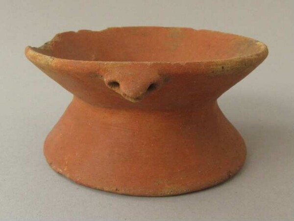 Clay pot stand