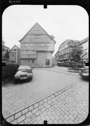 Schmalkalden, Pfaffengasse. Wohnhaus mit Laden. Straßenfront