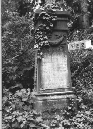Grabstein 122 [Hahn S.36 Grab-Nr. 77]