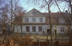 Gut Glinde: Möllner Landstraße 53: Remise: Längsfassade mit Zwerchgiebel: Blick von Westen