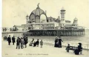 Uferpromenade und Palais auf der Seebrücke in Nizza