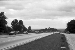 Osning: Autobahn, Blick vom Osning (Teutoburger Wald) abwärts, bei Bielefeld