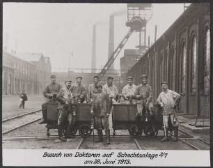 Besuch von Doktoren auf Schachtanlage 3/7 der Gewerkschaft Deutscher Kaiser am 28. Juni 1913