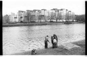 Kleinbildnegativ: Landwehrkanal, 1982