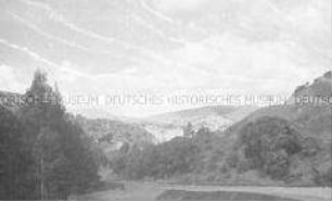 Selbstversenkung des Hochseepassagierdampfers "Columbus" am 19. Dezember 1939, Blick vom Internierungslager aus über Angel Island, Kalifornien
