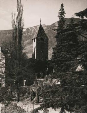 Meran. Südtirol. Italien. Passeier Tor (erbaut im 13. Jh.)