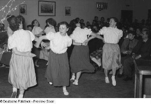 Tanzdarbietung während einer Kulturveranstaltung