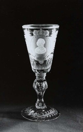 Pokal mit Porträt der Königin Maria Josepha