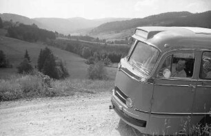 Bärental: Postbus mit Blick zum Feldberg