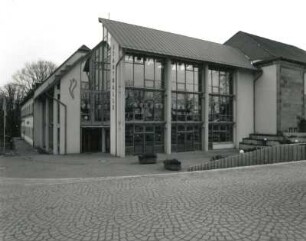 Neustadt in Sachsen, Johann-Sebastian-Bach Straße. Stadthalle