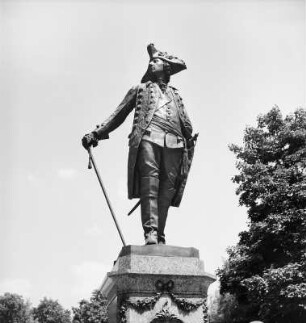 Potsdam. Denkmal Friedrich des Großen