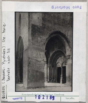 Oloron: Sainte-Marie, Vorhalle nach Nordosten