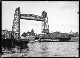 Niederlande, Rotterdam. Eisenbahn-Hubbrücke Koningshavenbrug (Spoorweg hefbrug)