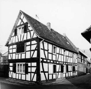 Fachwerkwohnhaus; Babenhausen, Dorfstraße 2