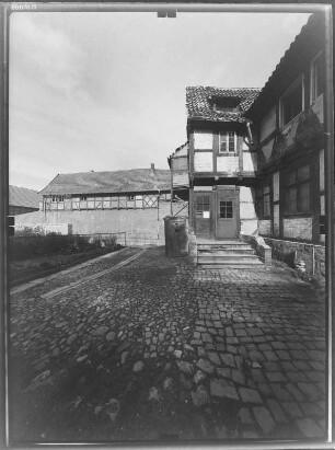 Quedlinburg, Breite Straße. Wohnhaus. Hoffront
