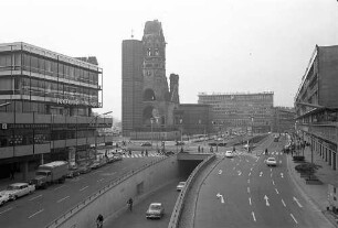 Berlin: Autotunnel am Breitscheidplatz von der Brücke Budapester Straße