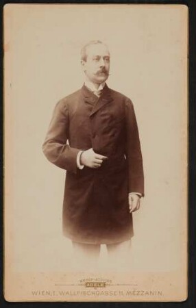 Portrait von Hugo August Peter von Hofmannsthal (Hofmannsthals Vater), stehend