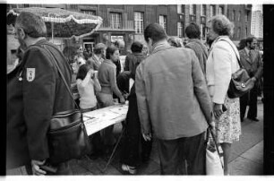 Kleinbildnegativ: Spandau Rathausvorplatz, 1976