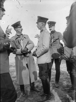 Männer in Uniform