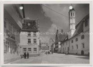 Dinkelsbühl, Dr.-Martin-Luther-Straße mit Rothenburger Tor und Hospitalanlage