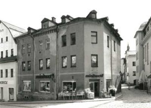 Schwarzenberg. Wohnhaus mit Läden, Markt 2. Eckansicht