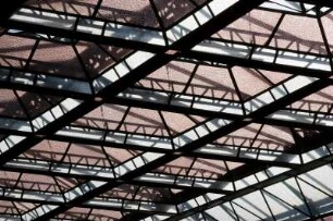 Frankreich. Auvergne. Allier. Vichy. Le Hall des Sources. Trinkhalle mit allen fuenf Quellen. Glasdecke