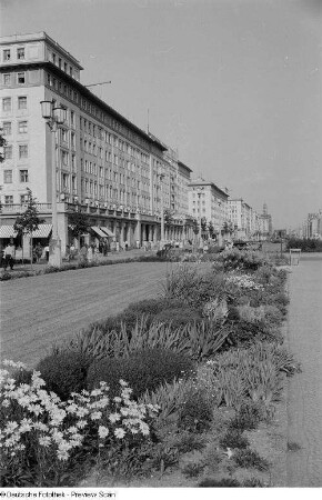 Teilansicht der Stalinallee