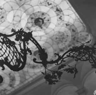 Arm einer Wandleuchte im Festsaal des Grandhotels Pupp in Karlsbad (Karlovy Vary)