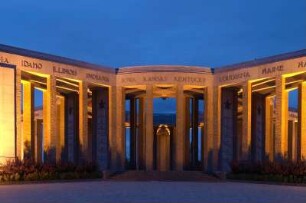 Belgien. Luxembourg. Bastogne. Mardasson Huegel. Ehrenmal fuer die 76000 amerikanischen gefallenen Soldaten der Ardennen Offensive