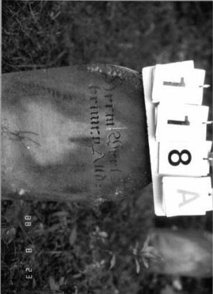 Grabstein 118 (Index: 100096076) Maße HxBxT: 70x36x13 cm Symbolik: Rosette Besonderheit: Kindergrab: Grabstein 118A