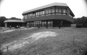 Forchheim: Klärwerk Breisgauer Bucht; Verwaltungshaus außen
