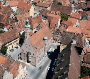 Nördlingen : Nördlingen. Blick auf Rathaus von St. Georgskirche (Daniel)