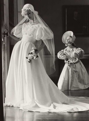 Modeaufnahme, Modelle Leslie Redgate und Beth Wilson-Bride (Mademoiselle)