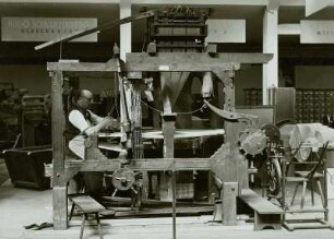 Jacquardwebstuhl u. Weber, Ausst. Dresden 1938