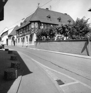 Hof Birkenstock; Eltville, Taunusstraße (Erbach) 2