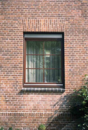 Kurparkallee 5: Stadtvilla: Detailaufnahme: Fenster mit Wiener Sprosse