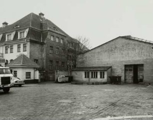 Dresden-Friedrichstadt, Schlachthofring 7. Gastwirtschaftsgebäude (1906/1910, H. J. Erlwein) und Schlachthalle