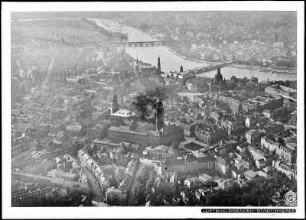 Dresden, Altstadt mit Blick auf Neues Rathaus, Kreuzkirche und Frauenkirche, Luftbild
