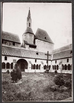 Kreuzgang mit Johanneskapelle am Kreuzgang