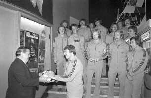 Einladung des Kinos "Die Kurbel" an die KSC-Elf zum Besuch des Films "Rollerball"