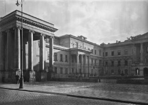 Pałac Komisji Rządowej Przychodu i Skarbu / Finanzministerium