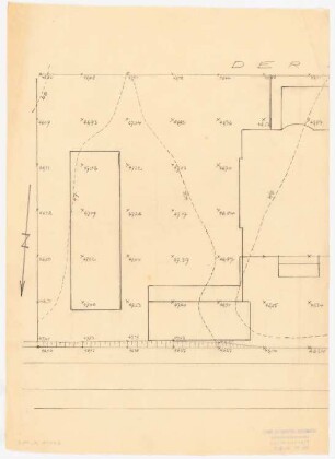 Höhenbestandsplan eines Hausgartens: Grundriss eines Gartengrundstücks mit Höhenpunkten und -linien sowie Gebäudeumrissen, weitere Skizzen am Blattrand (?)