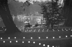 100jähriges Jubiläum Stadtgarten Karlsruhe. Lichterfest mit Operettenabend auf der Seebühne