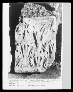 Fragment eines römischen Kapitells