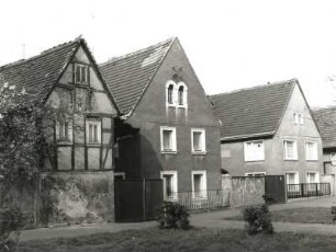 Dresden-Kaditz, Altkaditz 17. Dreiseithof (1. H. 19. Jh.). Seitengebäude und Wohnstallhaus
